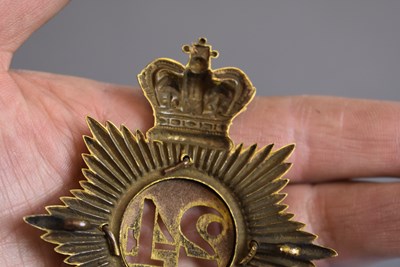 Lot 782 - A 24TH REGIMENT OF FOOT VICTORIAN OFFICER'S QUILTED PATTERN SHAKO PLATE